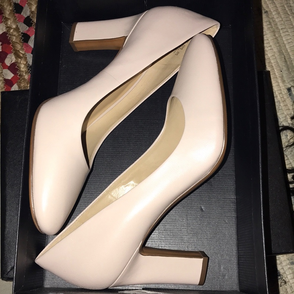 NWT Naturalizer Gloria Pump 10.5